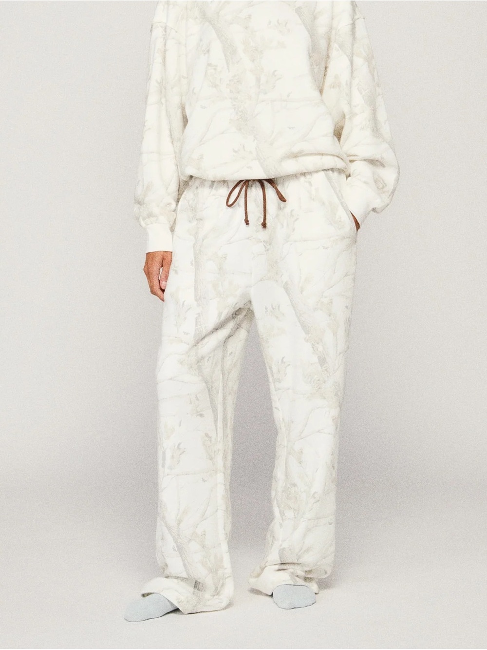 dairy boy straight leg sweatpants in woodland camo